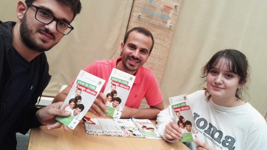 Tres voluntarios